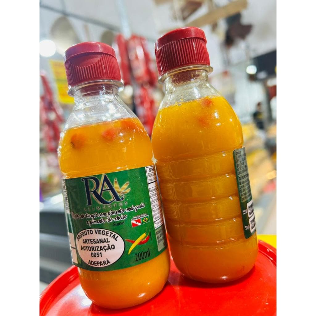 Pimenta tucupi com pimenta malagueta e pimenta de cheiro